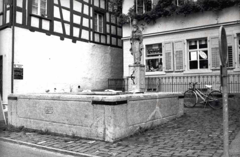 St-Nikolausbrunnen.jpg