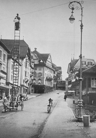 Obere_Bahnhofstrasse_Strassenbeleuchtung_1954.jpg