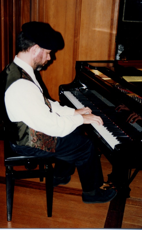 Gerd_Bingemann_Piano_-_01.jpg