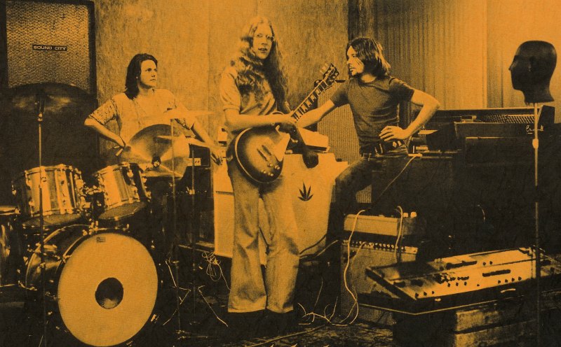 Kedama_at_Sunrise_Studios_1976_preview.jpg